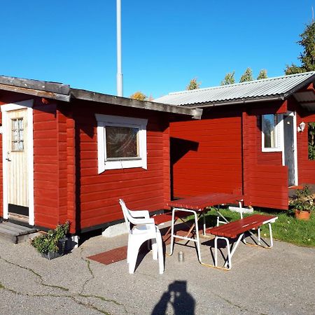 Dessans Cafe & Logi Hotel Pello Kültér fotó